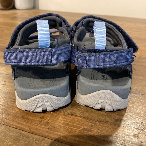 Teva 
Tanza Sandals - Kids'  in color: Griffith Total eclipse - Picture 6 of 9